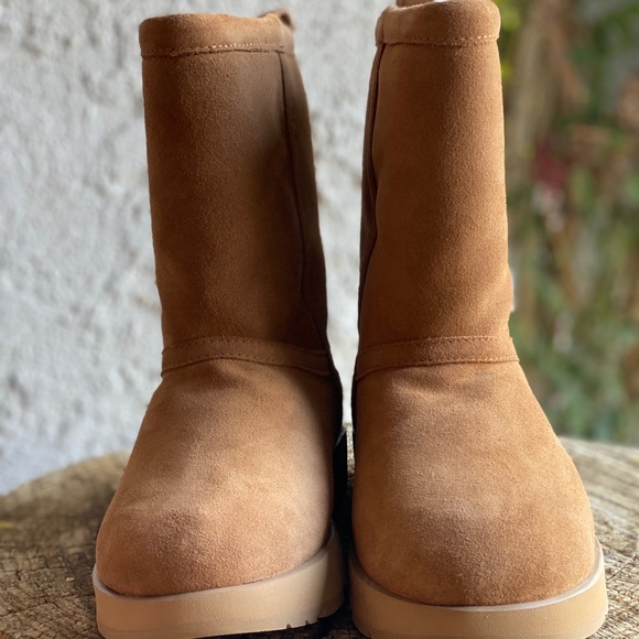 UGG Australia CLASSIC SHORT WATERPROOF US9.5 - Picture 3 of 6